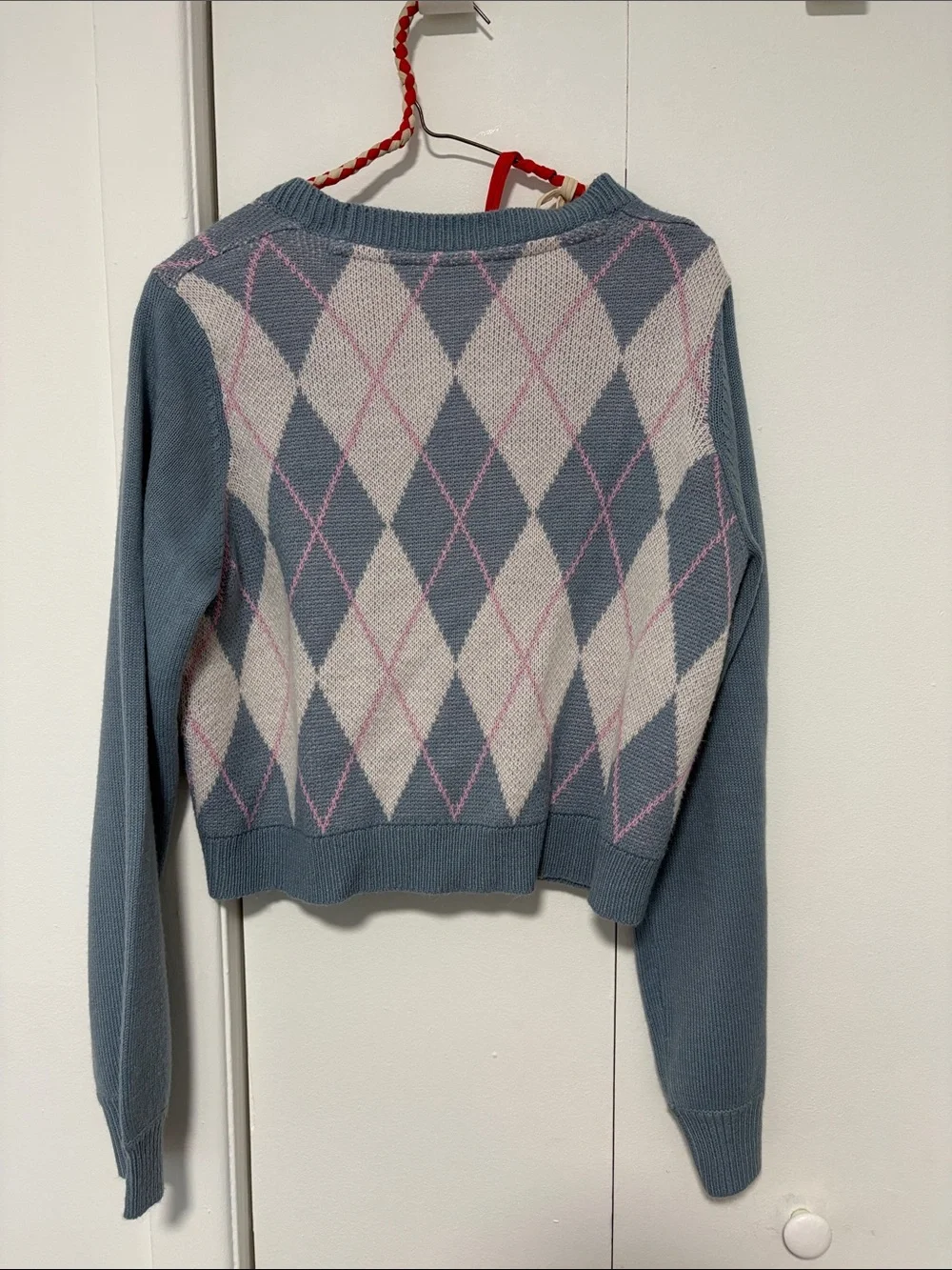 Noisy May Blue Cropped Argyle-Trim V-Neck Cardigan - Picture 3 of 3